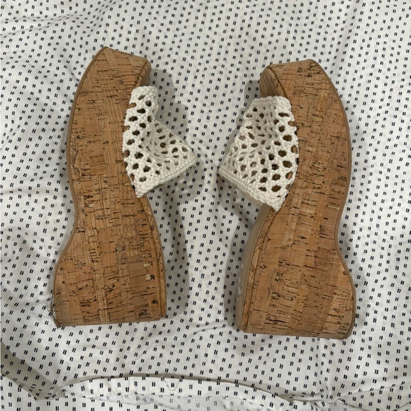 Cute sandals - Picture 2 of 2